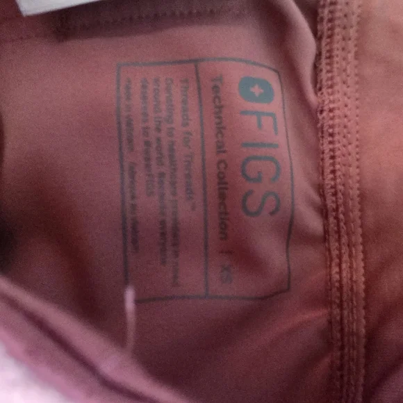 Figs Mauve Mandarin top W/ Zamora Joggers - Picture 7 of 10